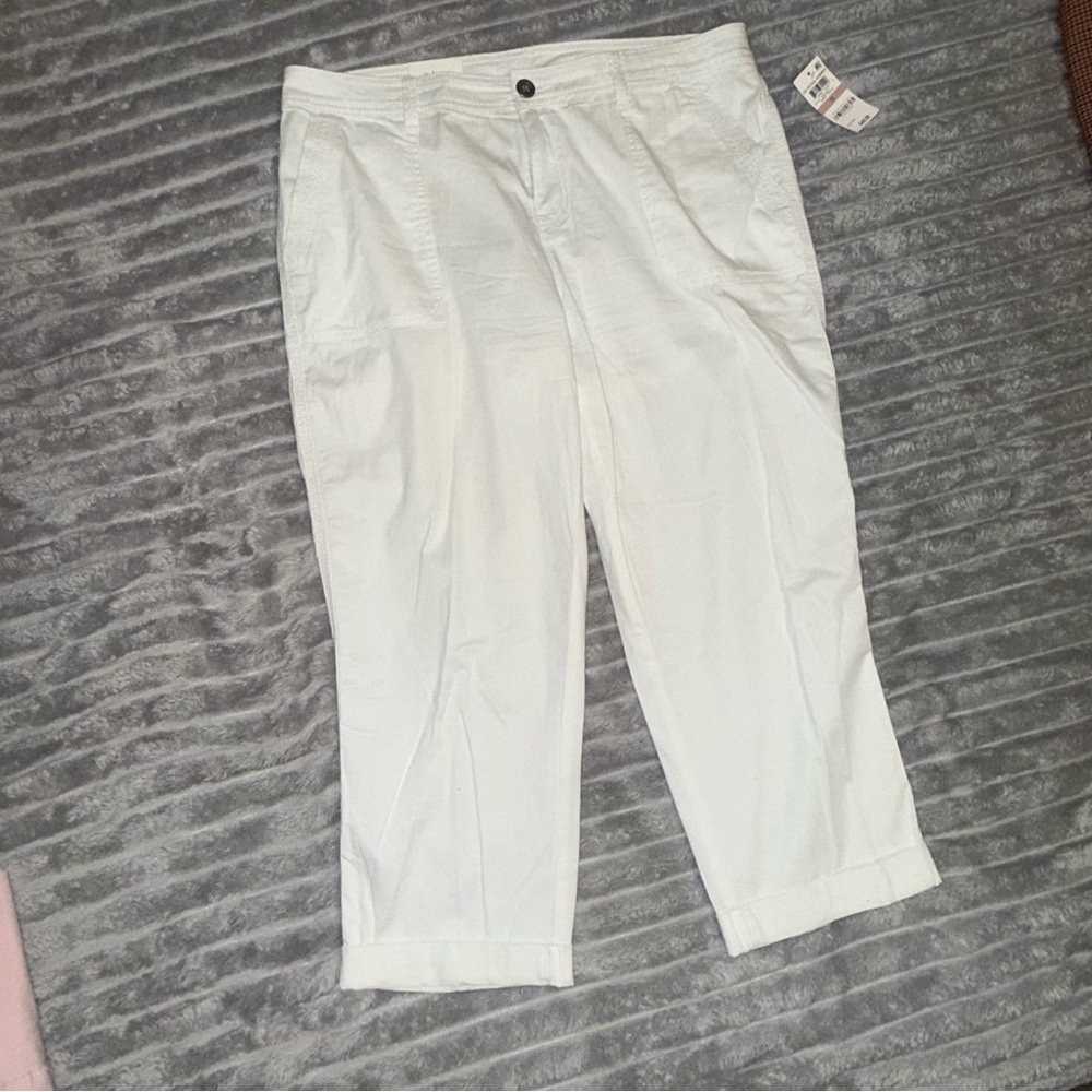 Style & Co White Capri Pants
